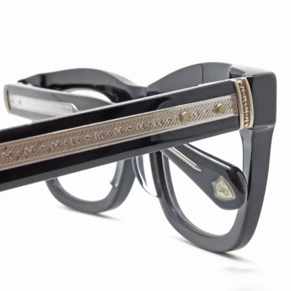 Matsuda M1020 (grey crystal)